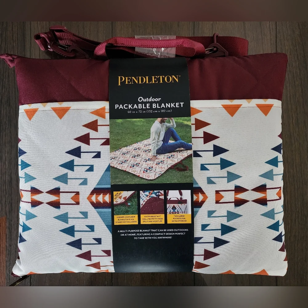 Pendleton Outdoor Packable Blanket 60 in x 72 in - Picture 3 of 9